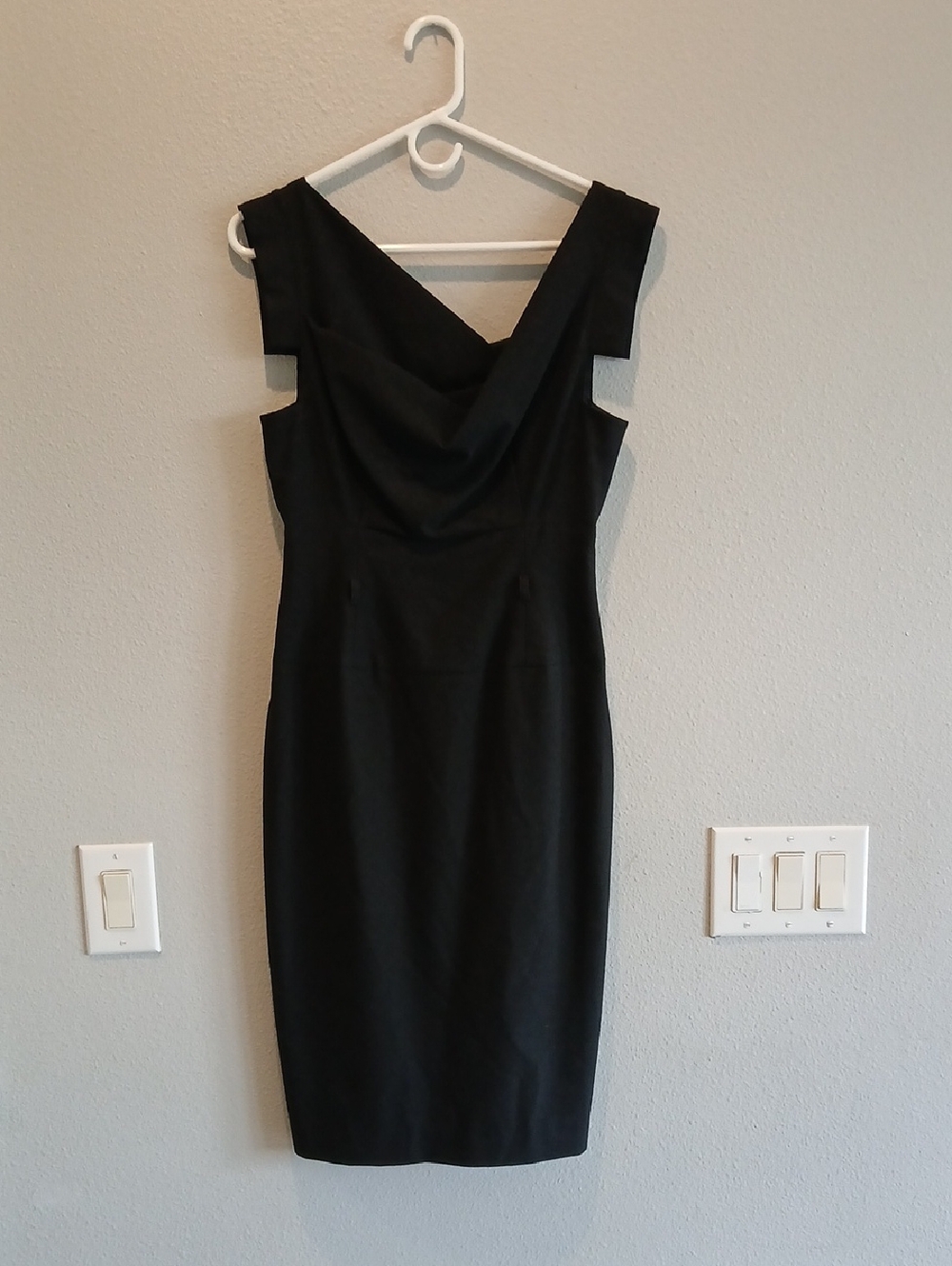 Black Halo Little Black Cowl Neck Midi Dress Size 6 Classic Jackie O Sheath - Picture 3 of 7